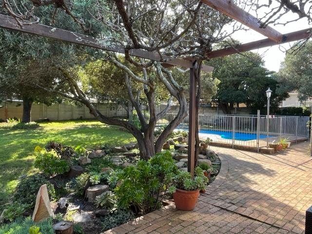 To Let 3 Bedroom Property for Rent in Bergvliet Western Cape